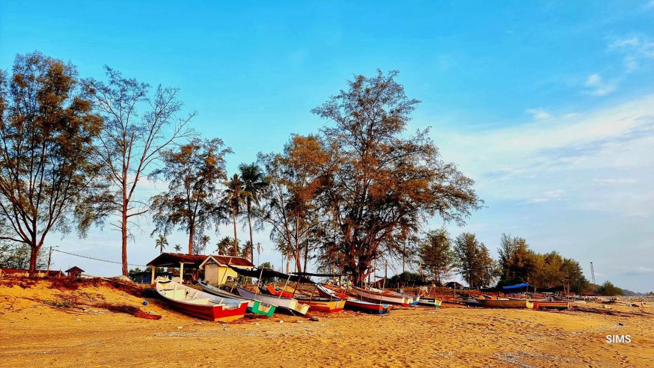 Rumah Tamu Tepi Pantai Hotel Dungun Ngoại thất bức ảnh