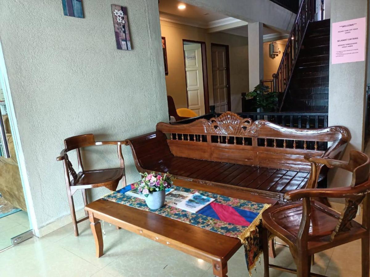 Rumah Tamu Tepi Pantai Hotel Dungun Ngoại thất bức ảnh